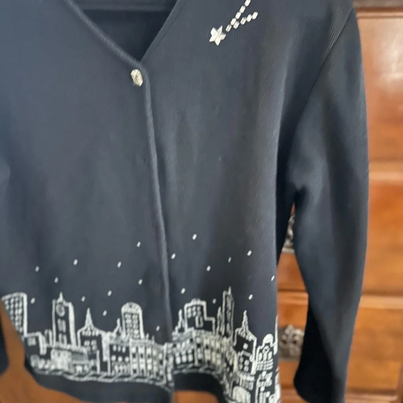 Gorgeous Women’s Vintage Teddi sweater. Button down. Size Medium. - Picture 2 of 10